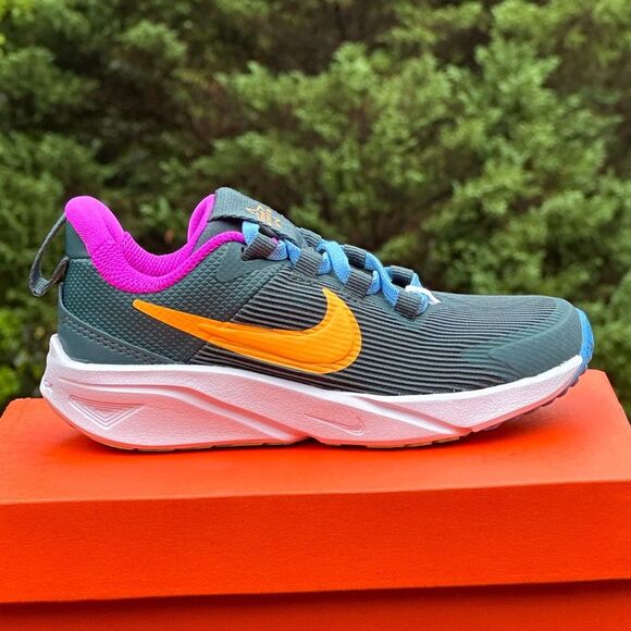 NEW Nike Little Kid Unisex Star Runner 4 NN Casual Sneaker - Size Youth 11C - Picture 2 of 8